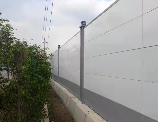 深圳龍華區(qū)道路圍擋施工
